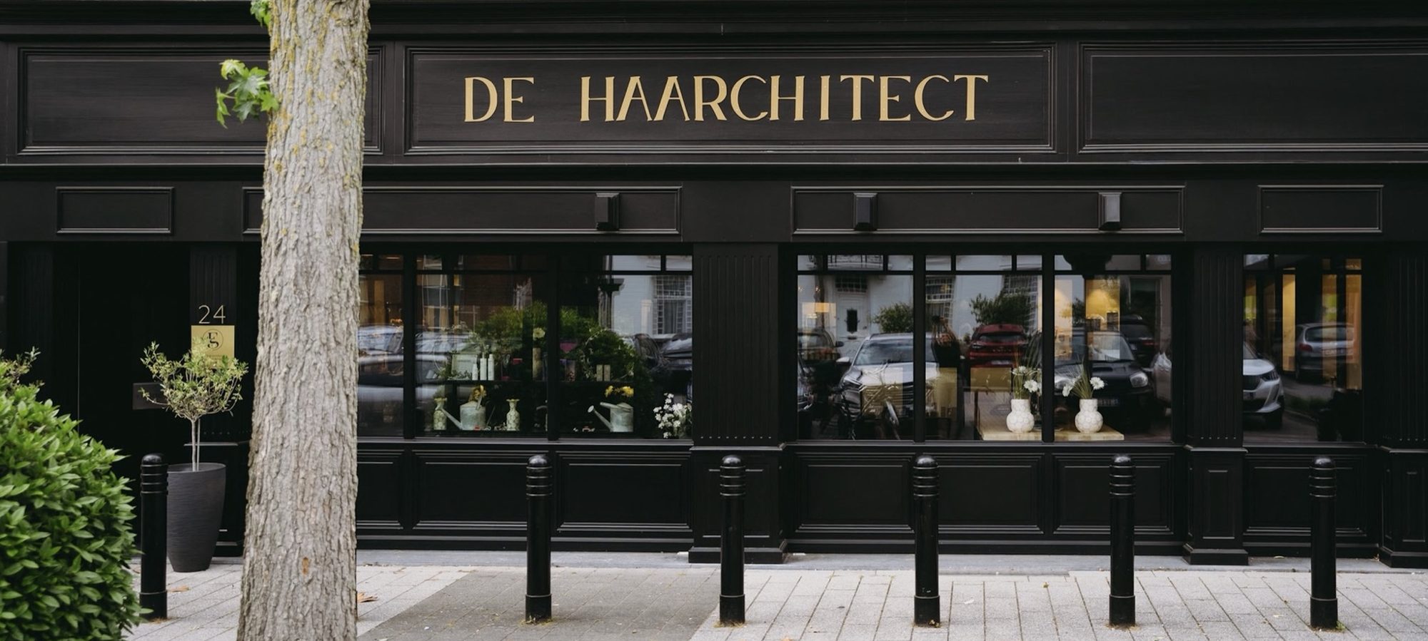 Gevel van De Haarchitect aan Markt 24 in Balen